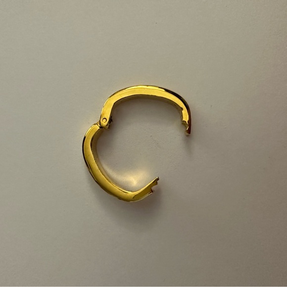 Elegant Gold Color Necklace Connector Clasp - Picture 2 of 3